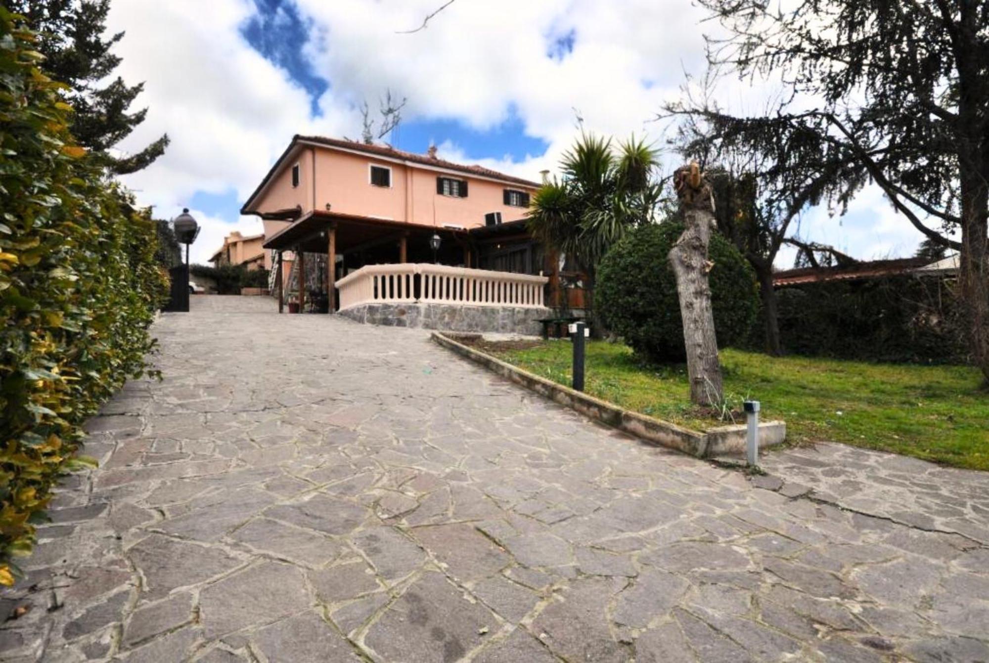 Casale De Santis 2*