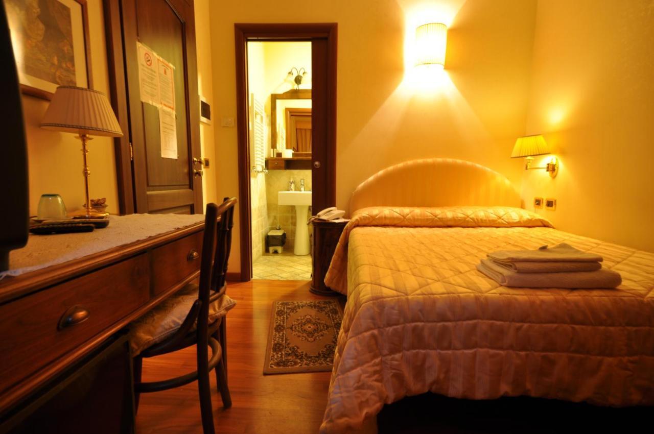 Casale De Santis 2*